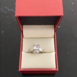 Sterling silver cubic zirconia ring